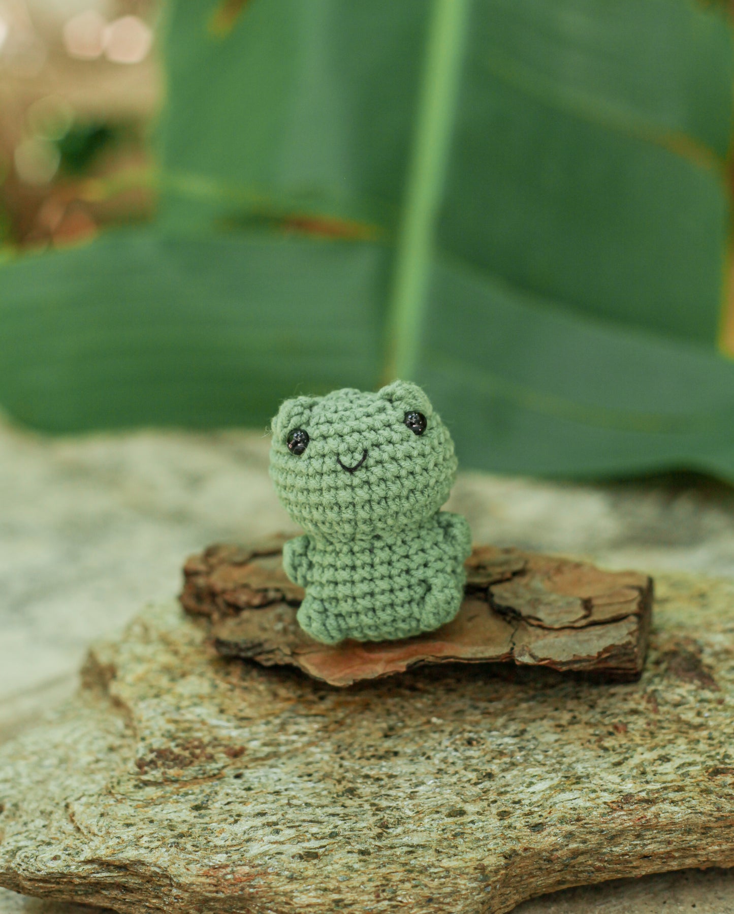 Frog Christmas Crochet ornament  Amigurumi : Cute Desk Decor Toy, Baby's First Nativity, Stocking Stuffer, Unique Festive Decor