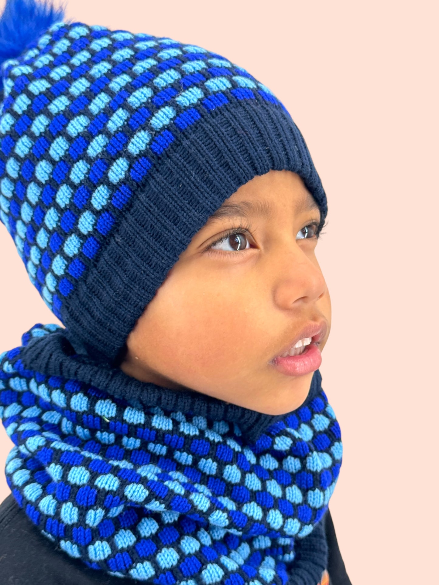 Kids knit hat and cowel set